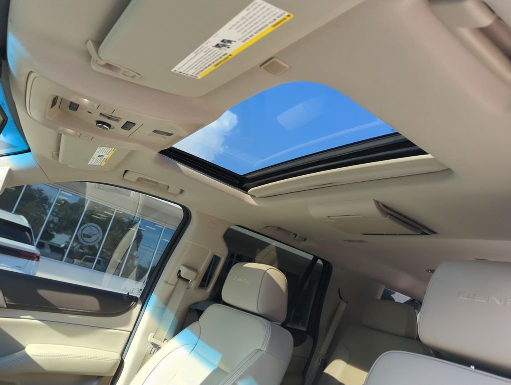 Used 2019 White GMC Denali image 27