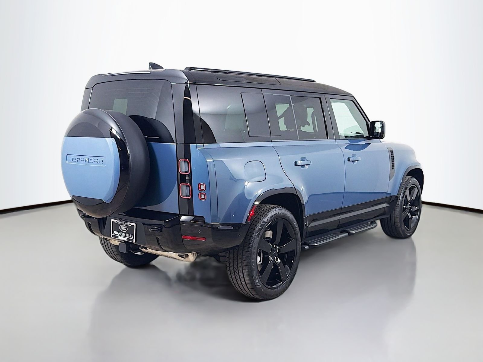 New 2026 Tasman Blue Land Rover X-Dynamic SE image 5