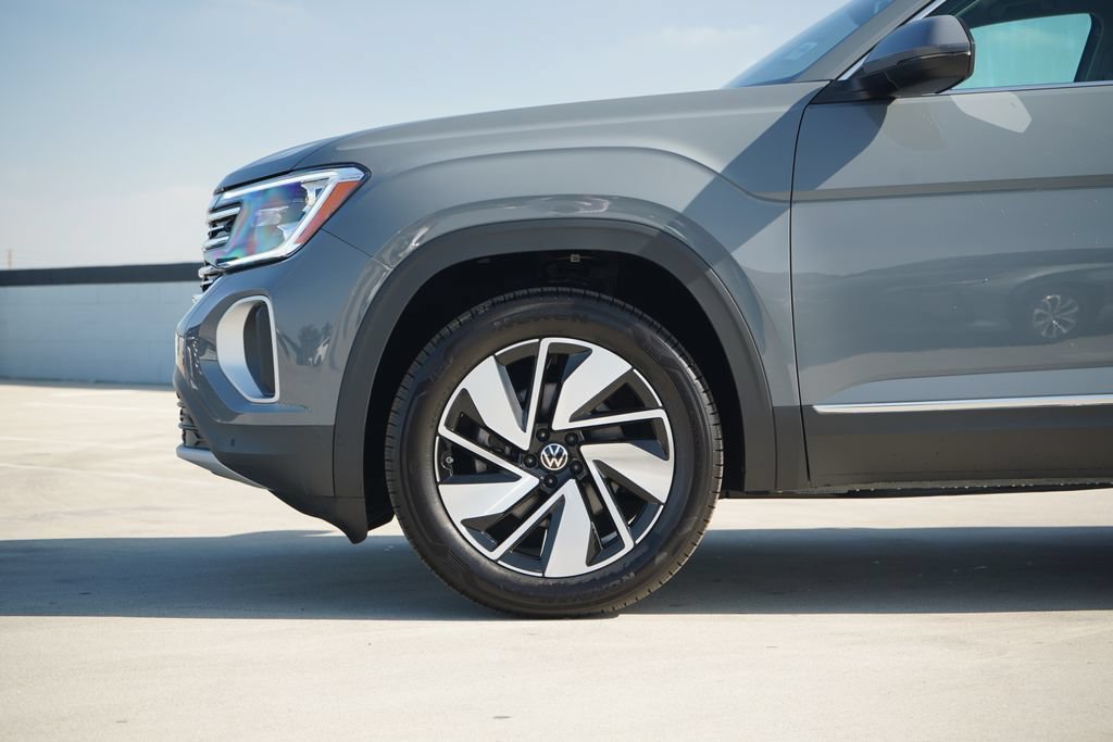 New 2026 Pure Gray Volkswagen SEL image 2