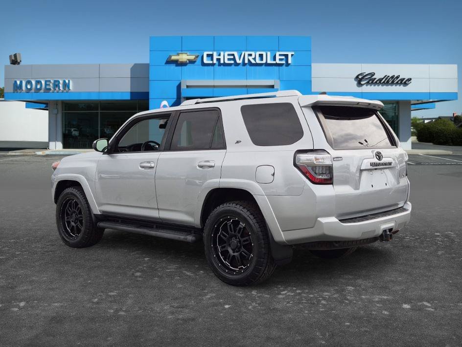 Used 2016 CLASSIC SILVER METALLIC Toyota Limited image 3