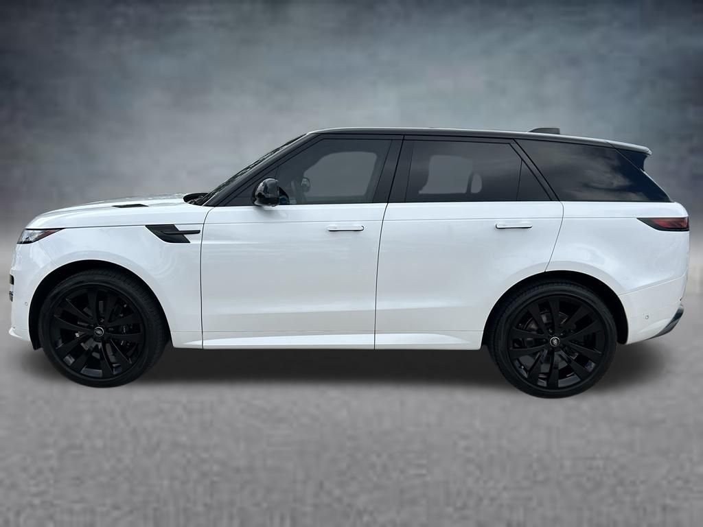 Used 2024 White Land Rover Dynamic SE image 3