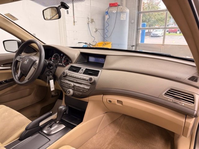 Used 2008 Gold Honda LX-P image 21