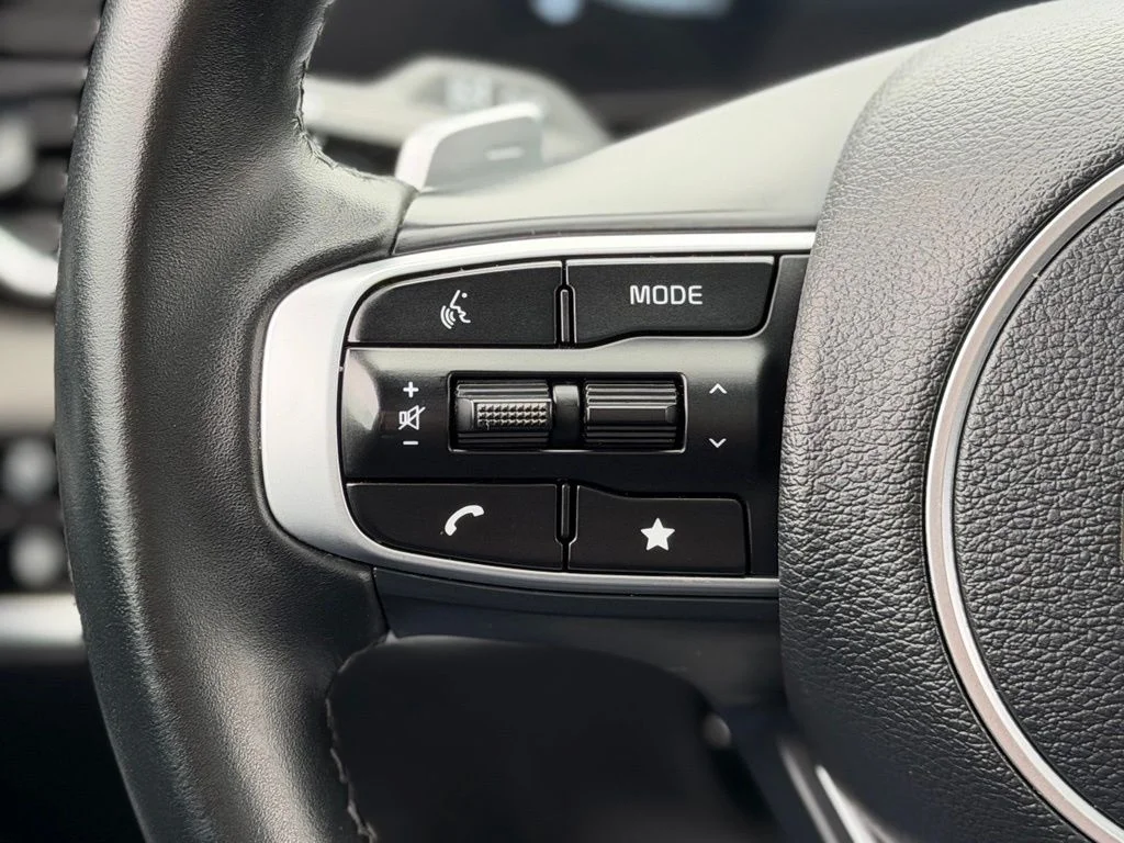 Used 2025 Green Kia X-Line image 12