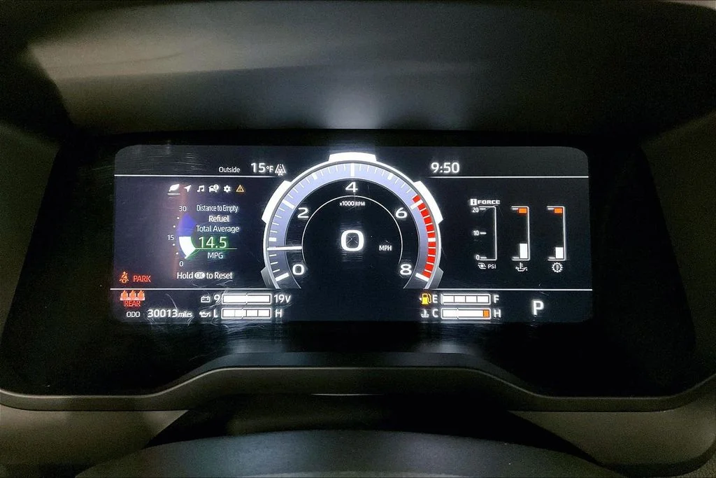 2024 Toyota Tundra Limited - Photo 25