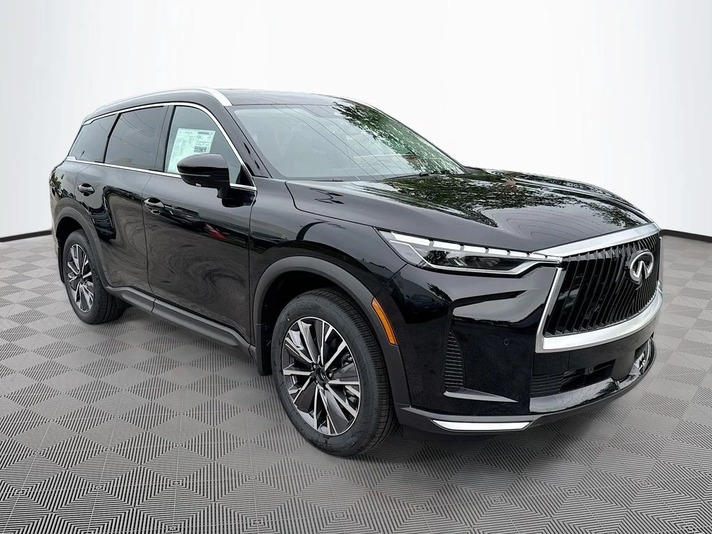 New 2027 MINERAL BLACK INFINITI Luxe FWD image 3