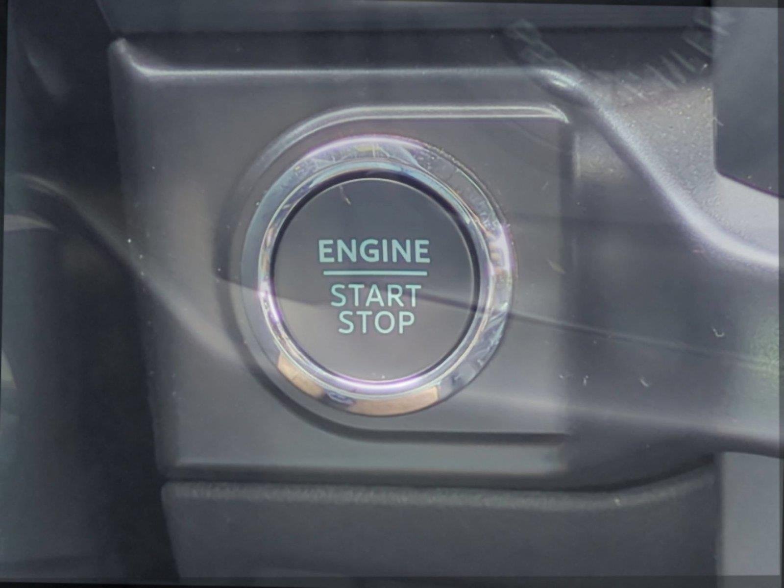 Used 2024 Oxford White Ford XLT image 30