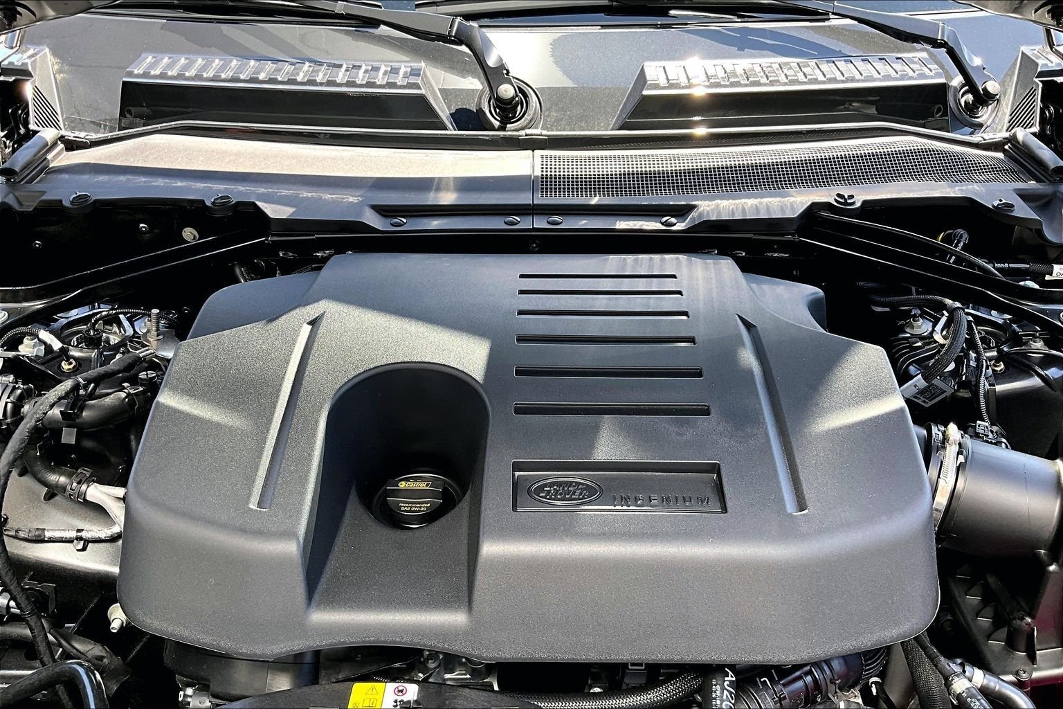 New 2026 Carpathian Grey Land Rover X-Dynamic SE image 11
