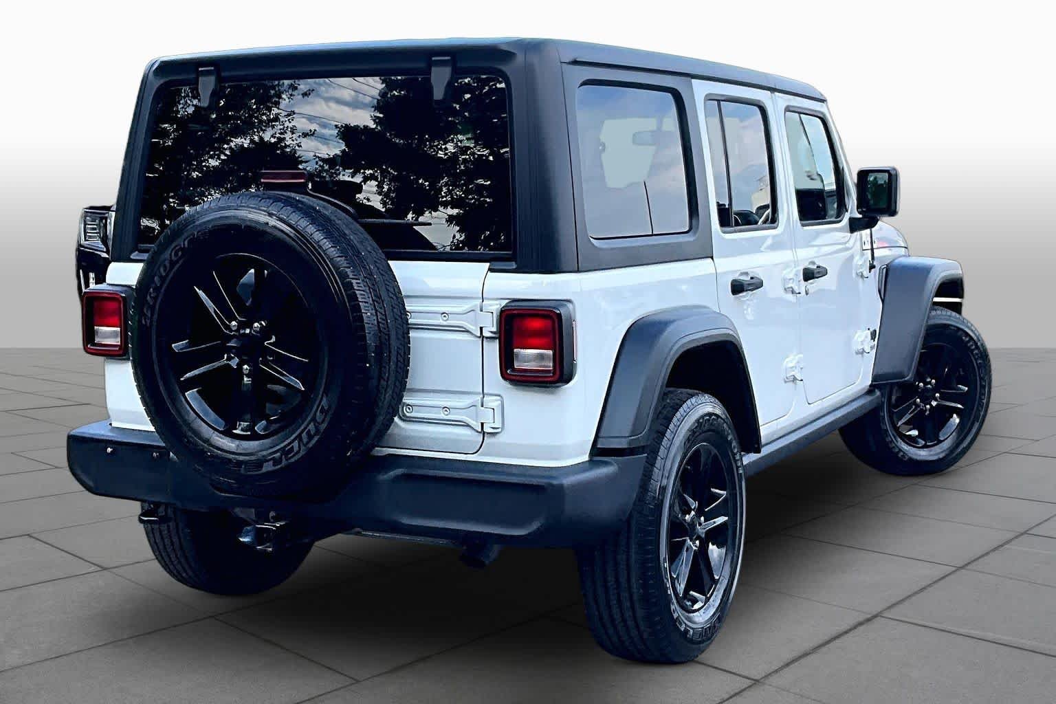 Used 2019 Bright White Clearcoat Jeep Sport Altitude image 13