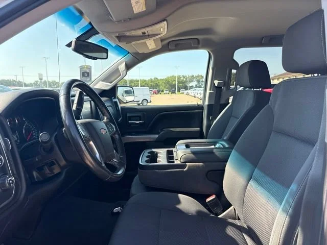 Used 2018 SUMMIT WHITE Chevrolet LT image 10