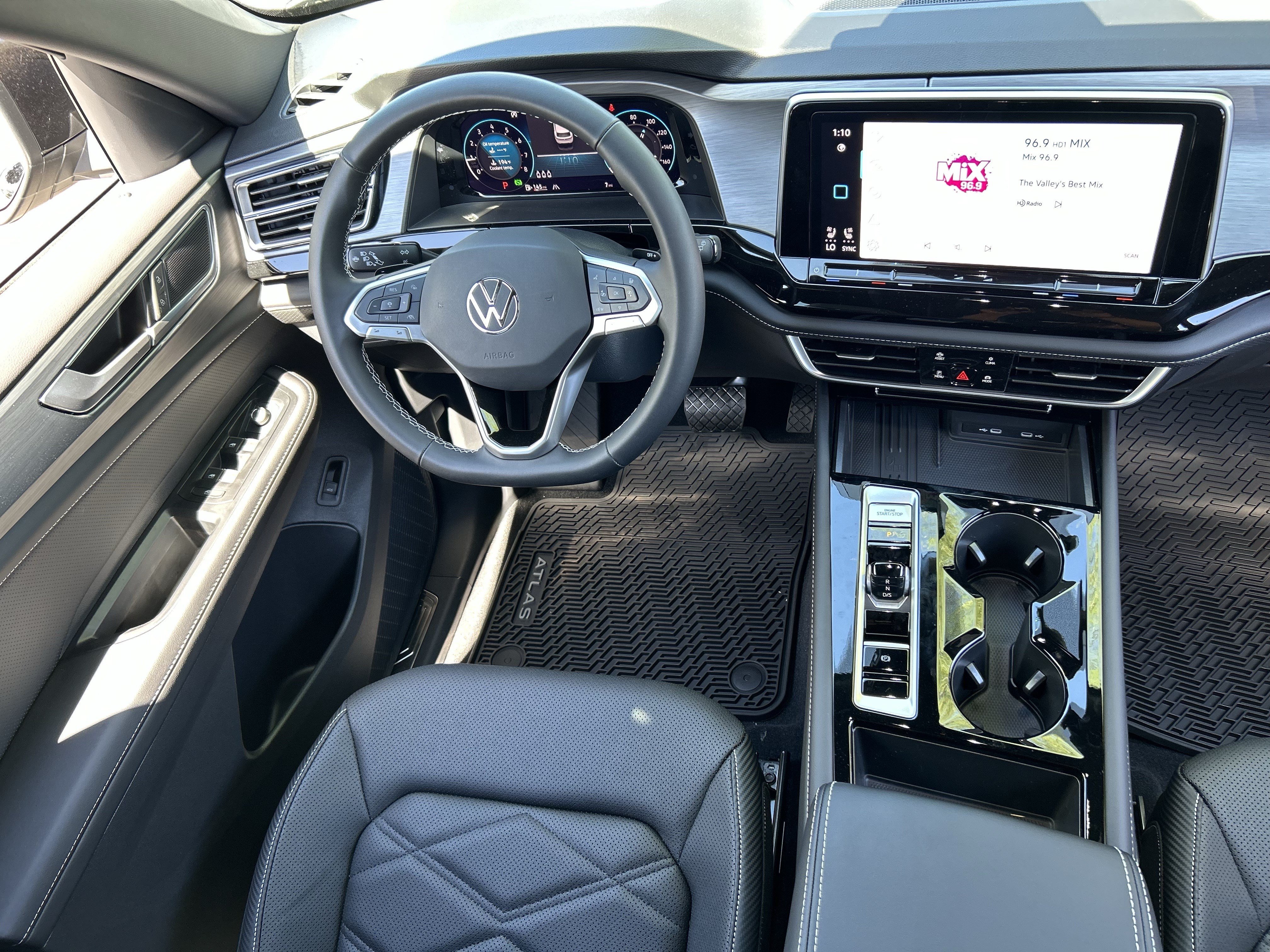 New 2026 Deep Black Pearl Volkswagen 2.0T SE w/Technology image 10