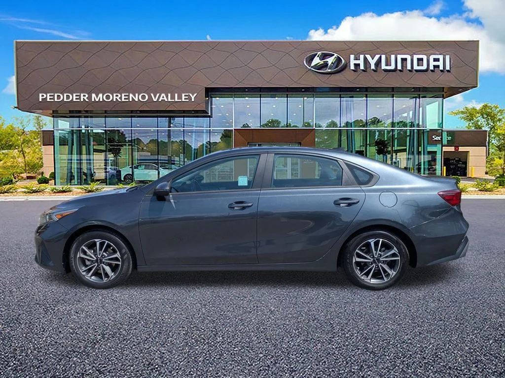 Used 2023 Gray Kia LXS image 5