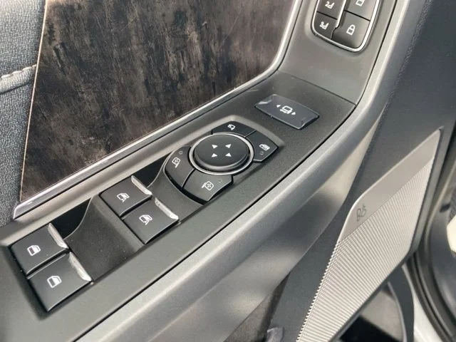 Used 2023 Silver Ford Lariat image 13