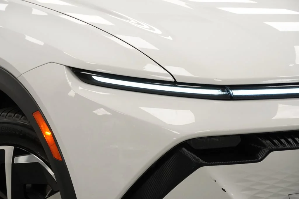 New 2026 Summit White Chevrolet LT image 31