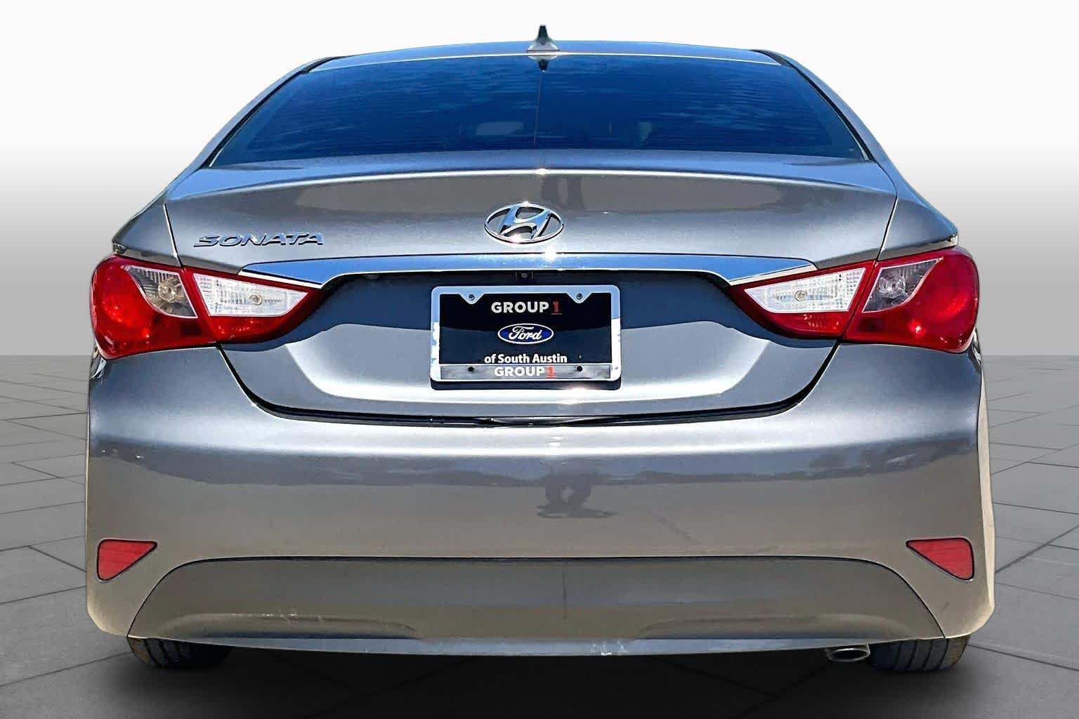 Used 2014 Harbor Gray Metallic Hyundai GLS image 5