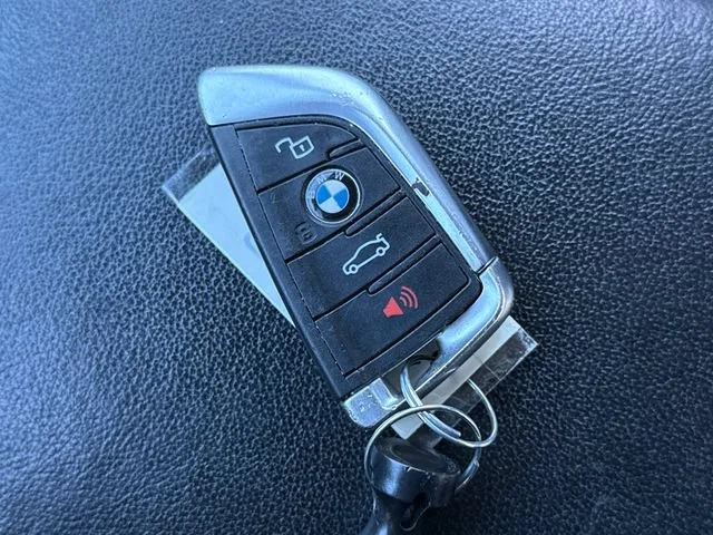 Used 2019 Black Sapphire Metallic BMW 330i image 33