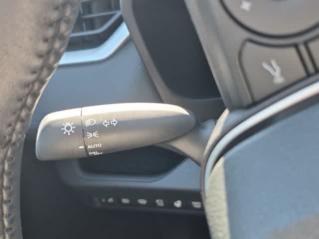 Used 2023 Wind Chill Pearl/Midnight Black Metallic Toyota Hybrid XSE image 26