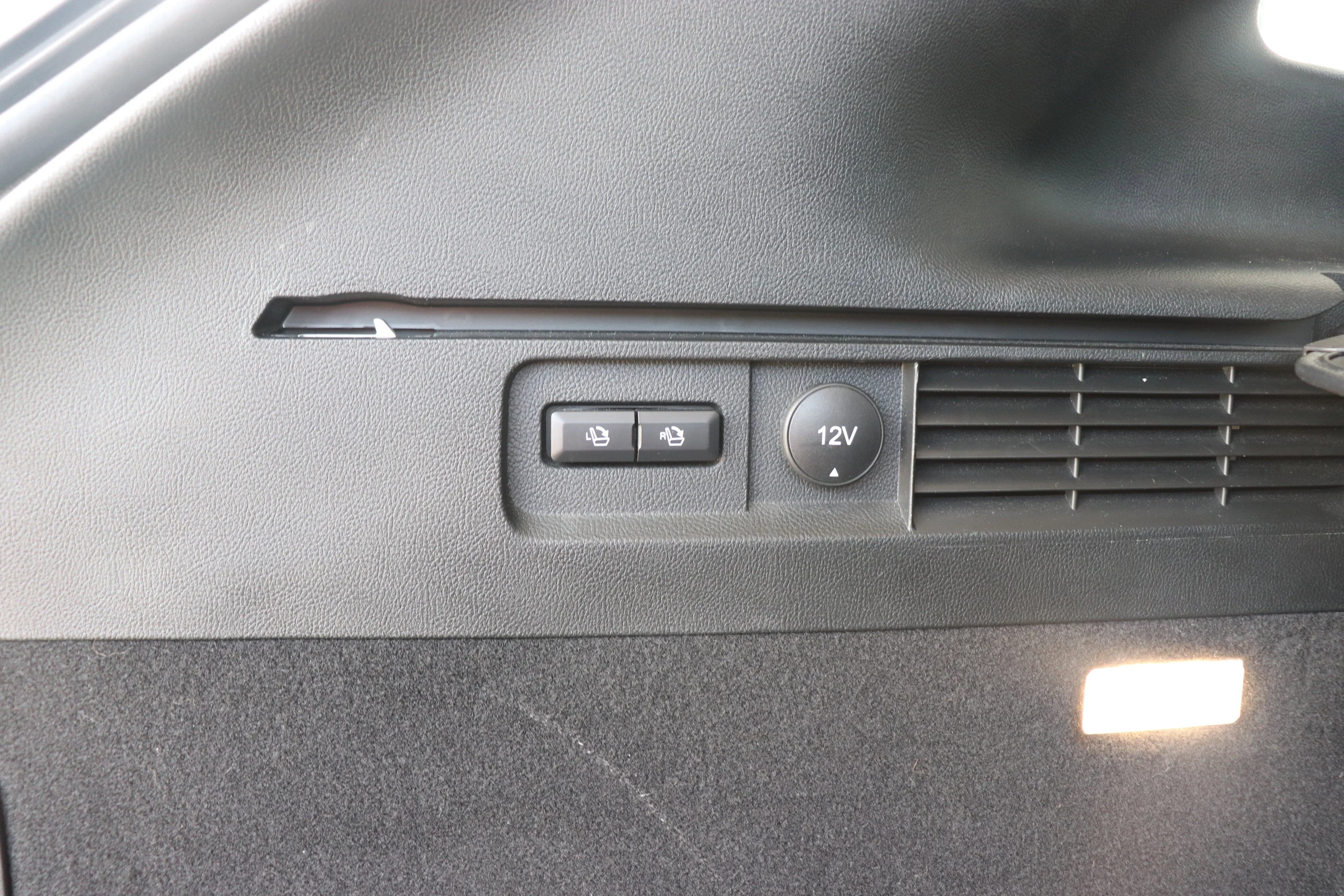 Used 2023 Gray Lincoln Reserve **New Arrival** image 6