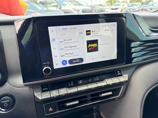 2025 Toyota Camry SE - Photo 28