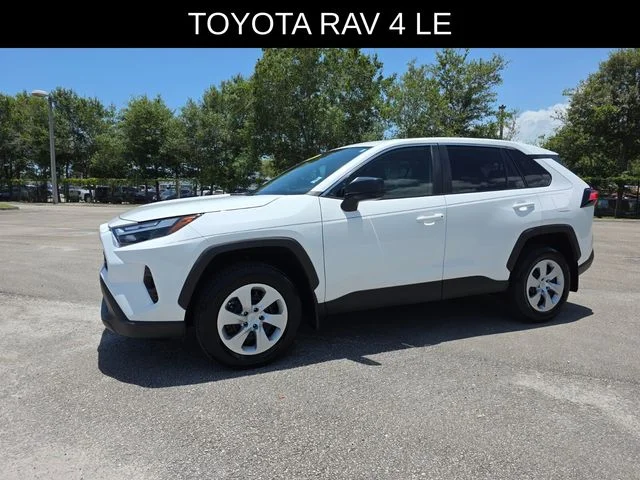 2025 Toyota RAV4 LE - Photo 7