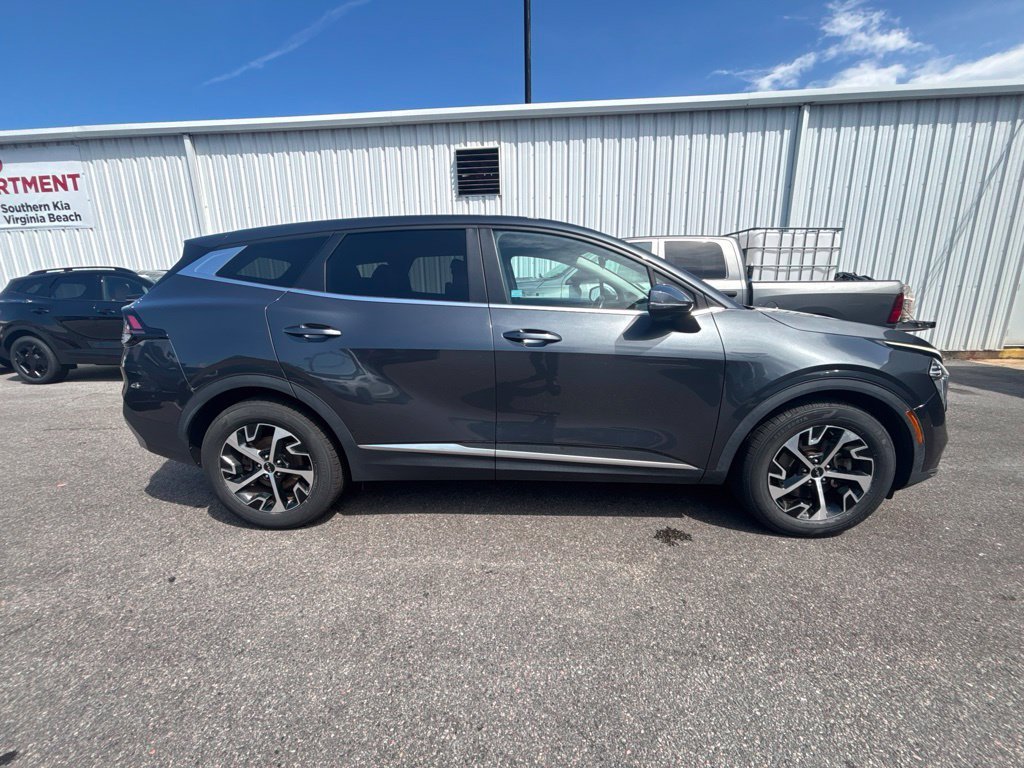 Used 2023 Gry Kia EX image 7