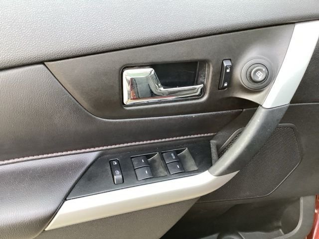 Used 2014  Ford SEL image 23