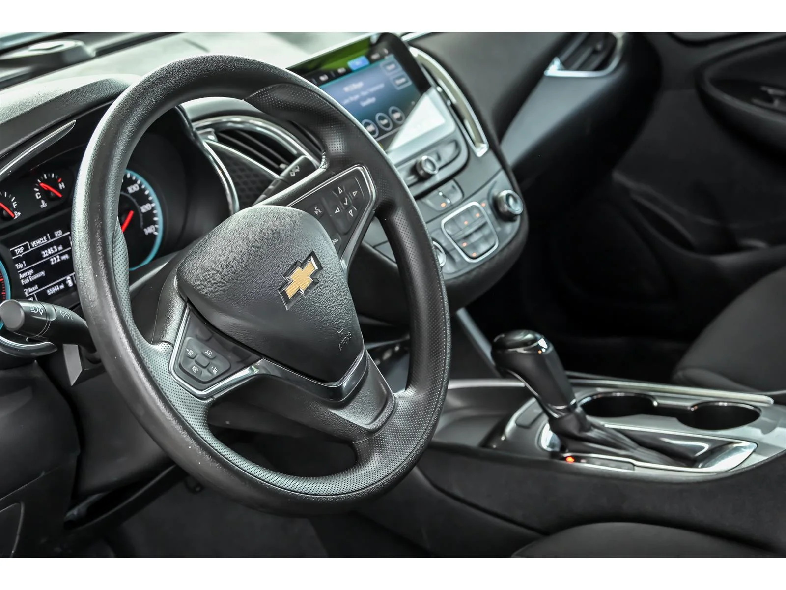 Used 2020 White Chevrolet LT image 14