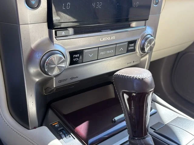 Used 2018 White Lexus GX 460 image 24