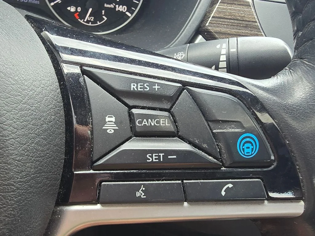Used 2019 Red Nissan 2.5 SL image 28