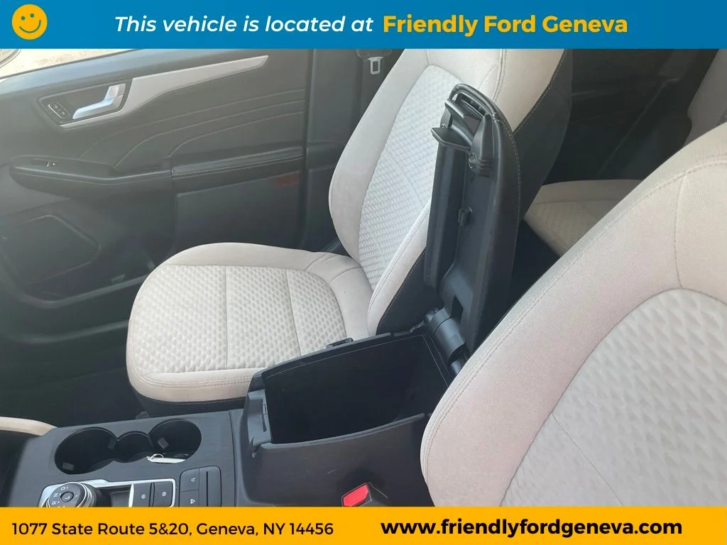 Used 2021 Gold Ford SE image 29