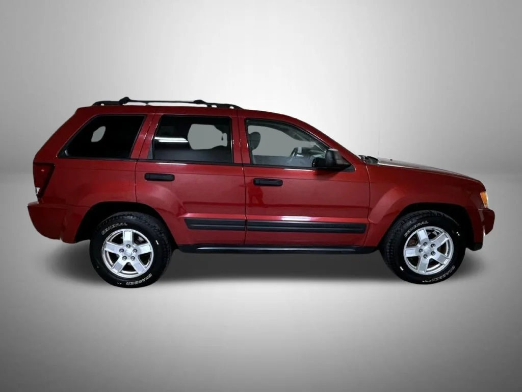 Certified Used 2006 Red Jeep Laredo image 4