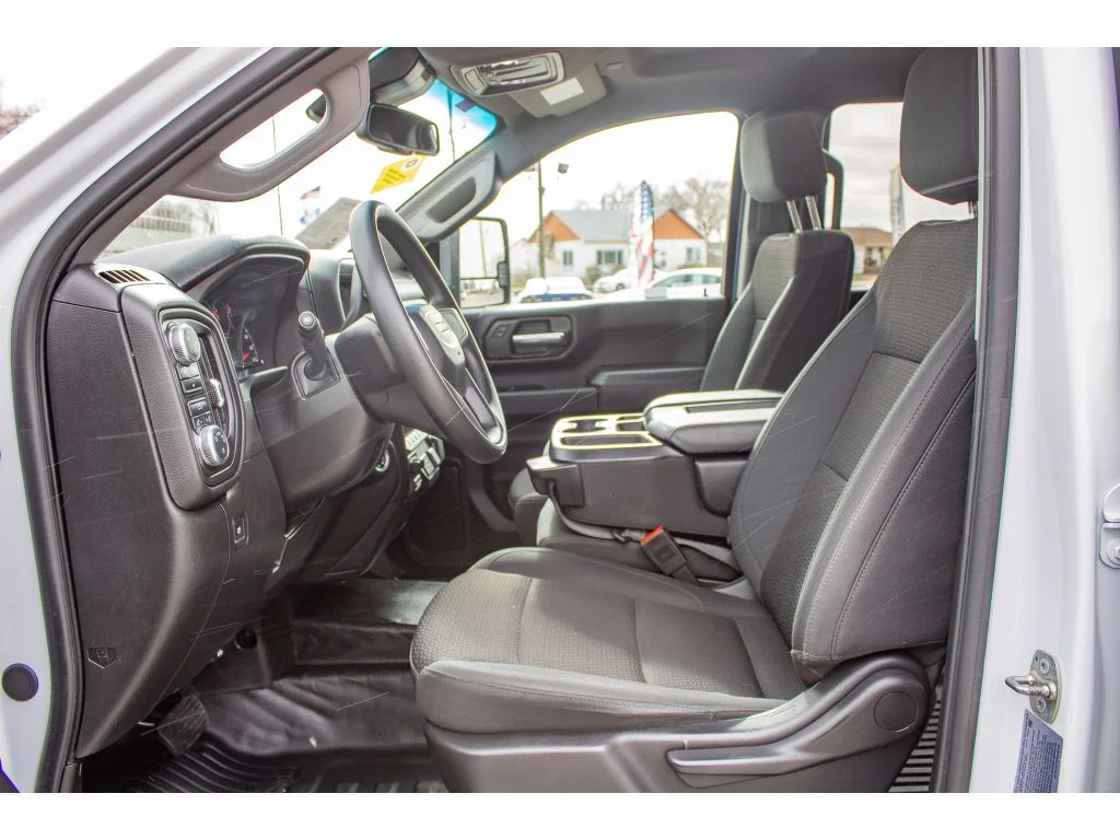 2025 GMC Sierra 3500HD Pro - Photo 13