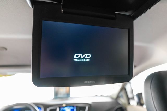 Used 2017 Silver Chrysler Touring image 31