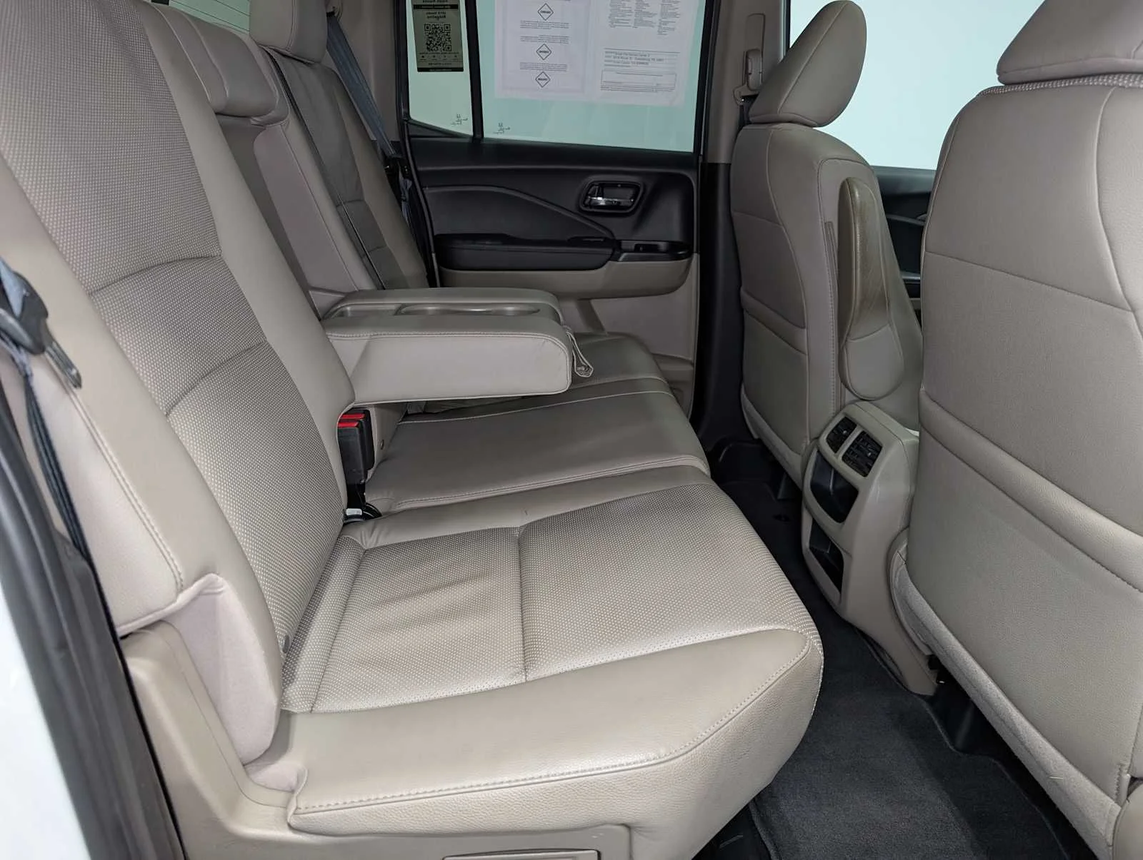Used 2019 Platinum White Pearl Honda RTL image 40
