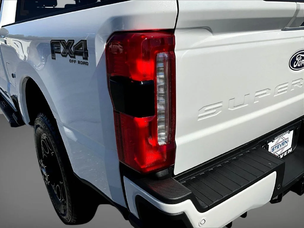 New 2027 White Ford Lariat image 34