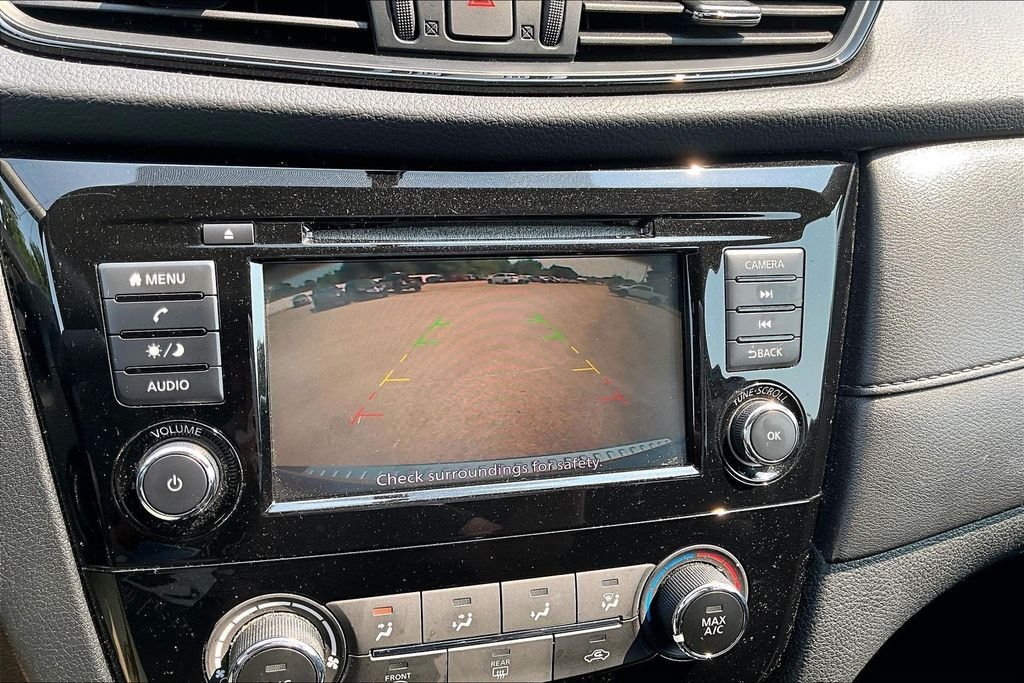 Used 2018 Blue Nissan S image 21