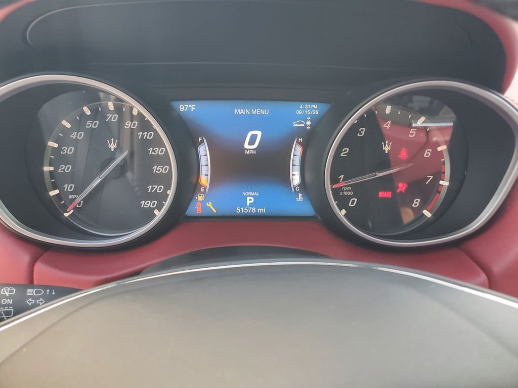 Used 2019 White Maserati Base image 27