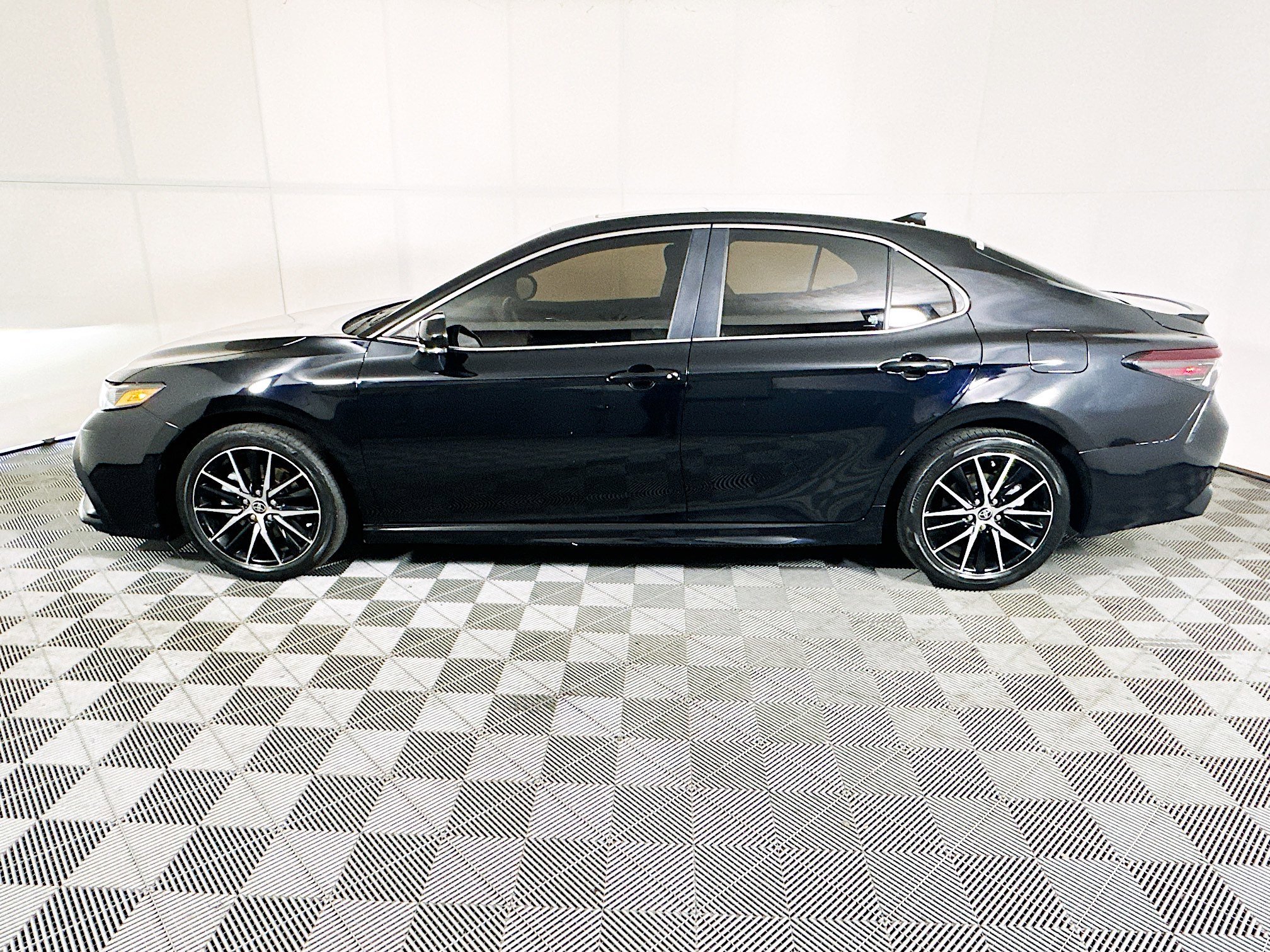 2024 Toyota Camry thumbnail 8