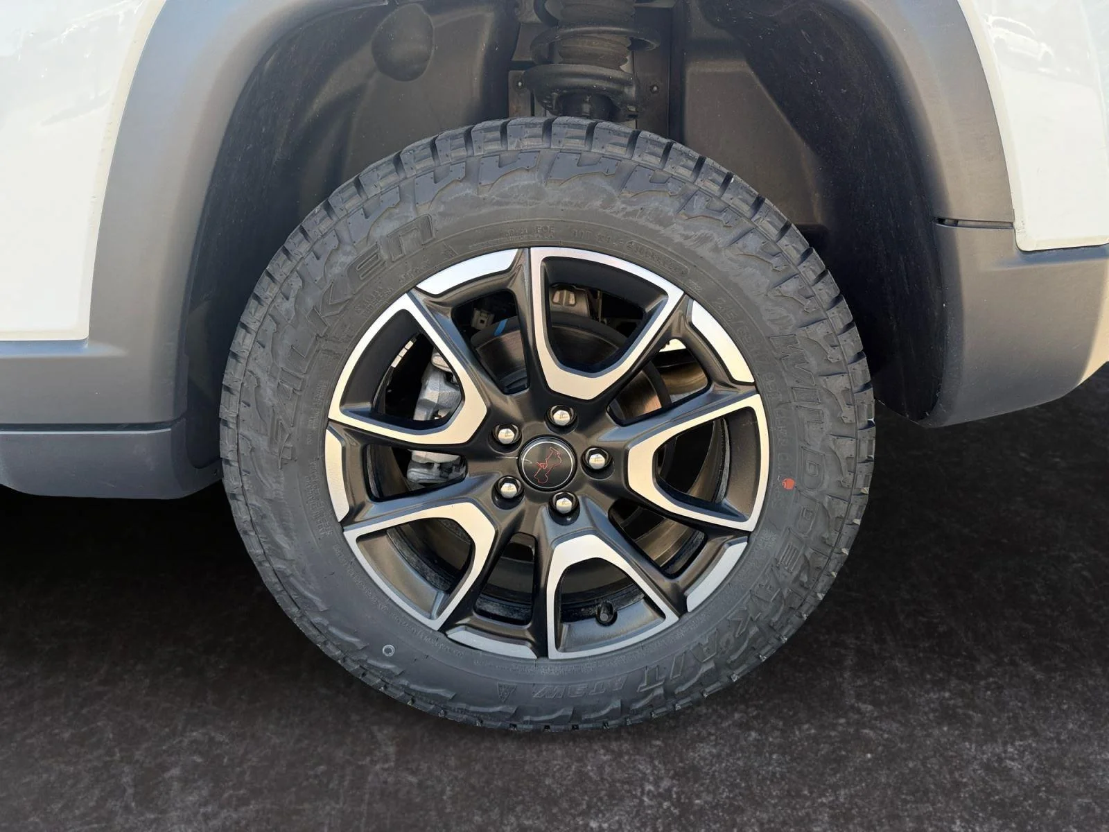 Used 2025 Bright White Clearcoat Jeep Trailhawk image 15