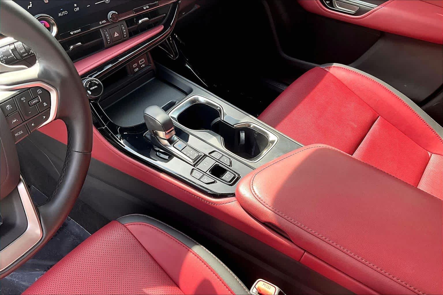 Used 2023 Atomic Silver Lexus Premium image 31