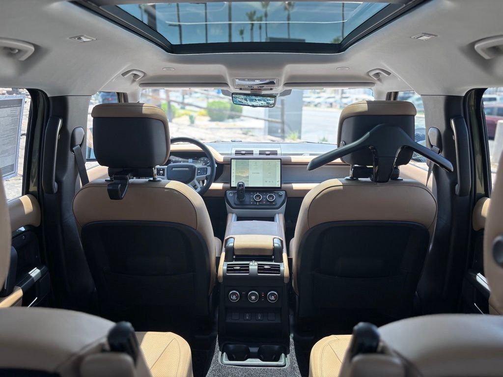New 2026 Woolstone Green Land Rover S image 7