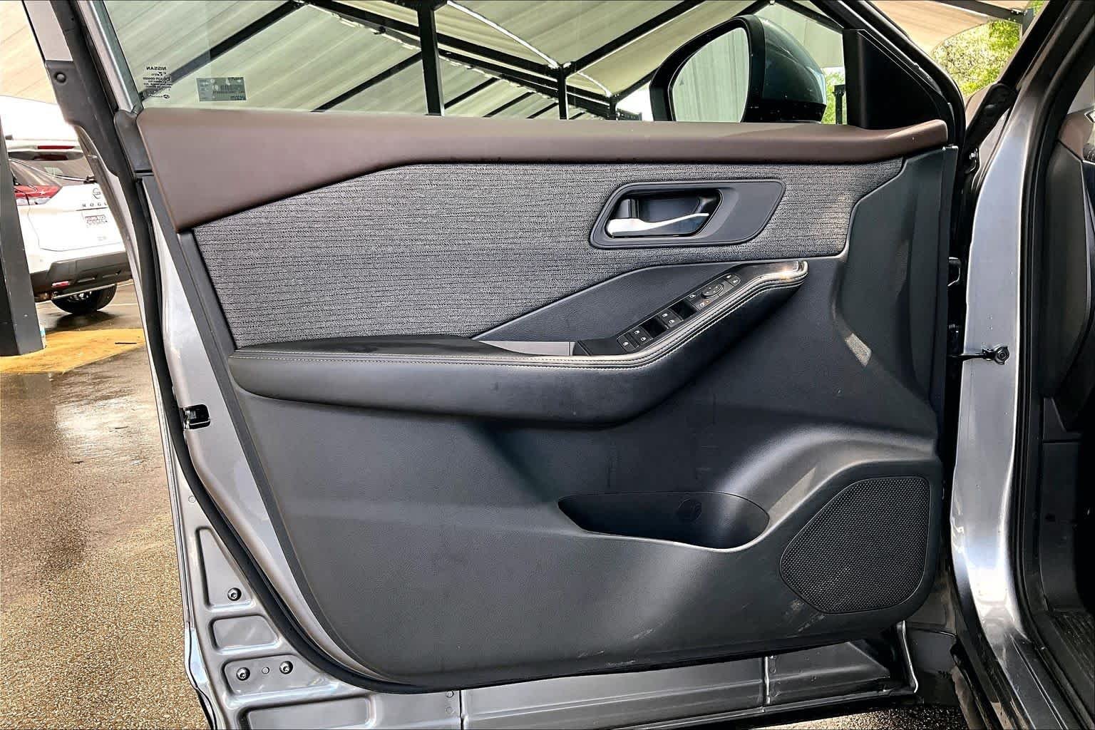 Certified Used 2022 Gun Metallic Nissan SV image 21