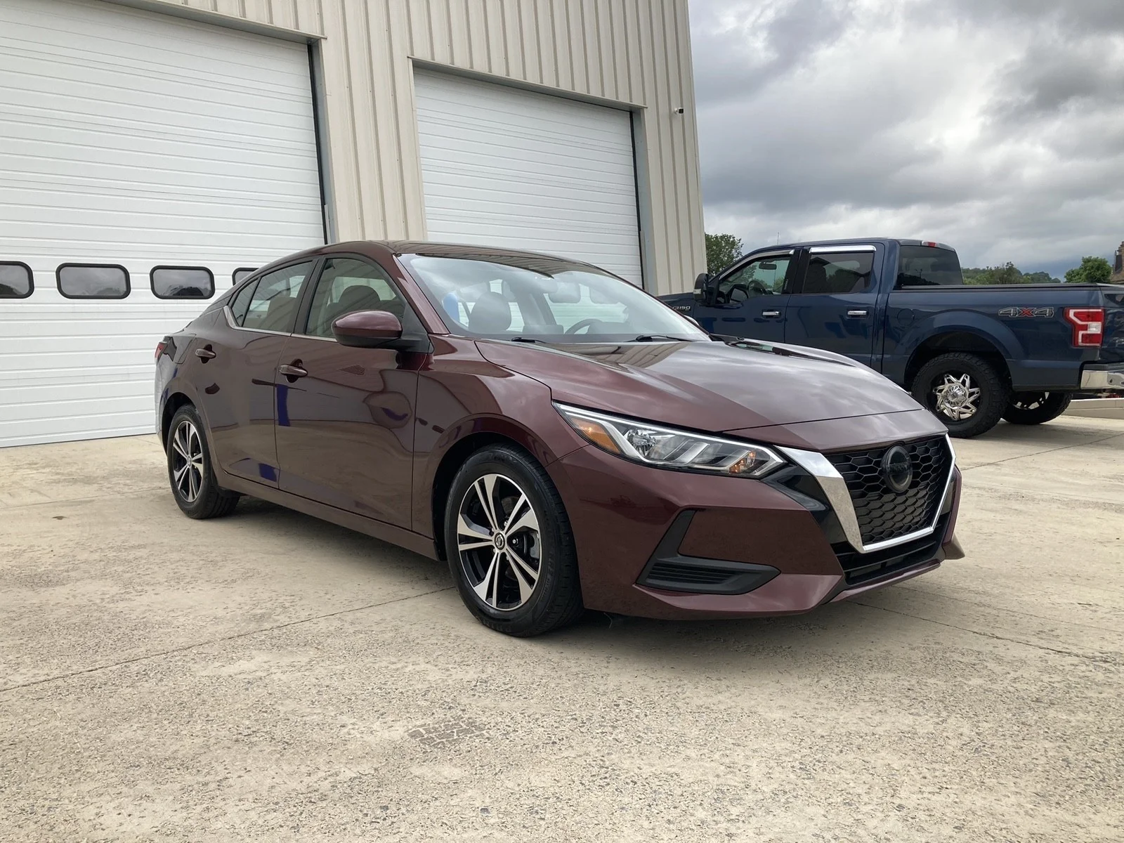 Used 2022 Rosewood Metallic Nissan SV image 8