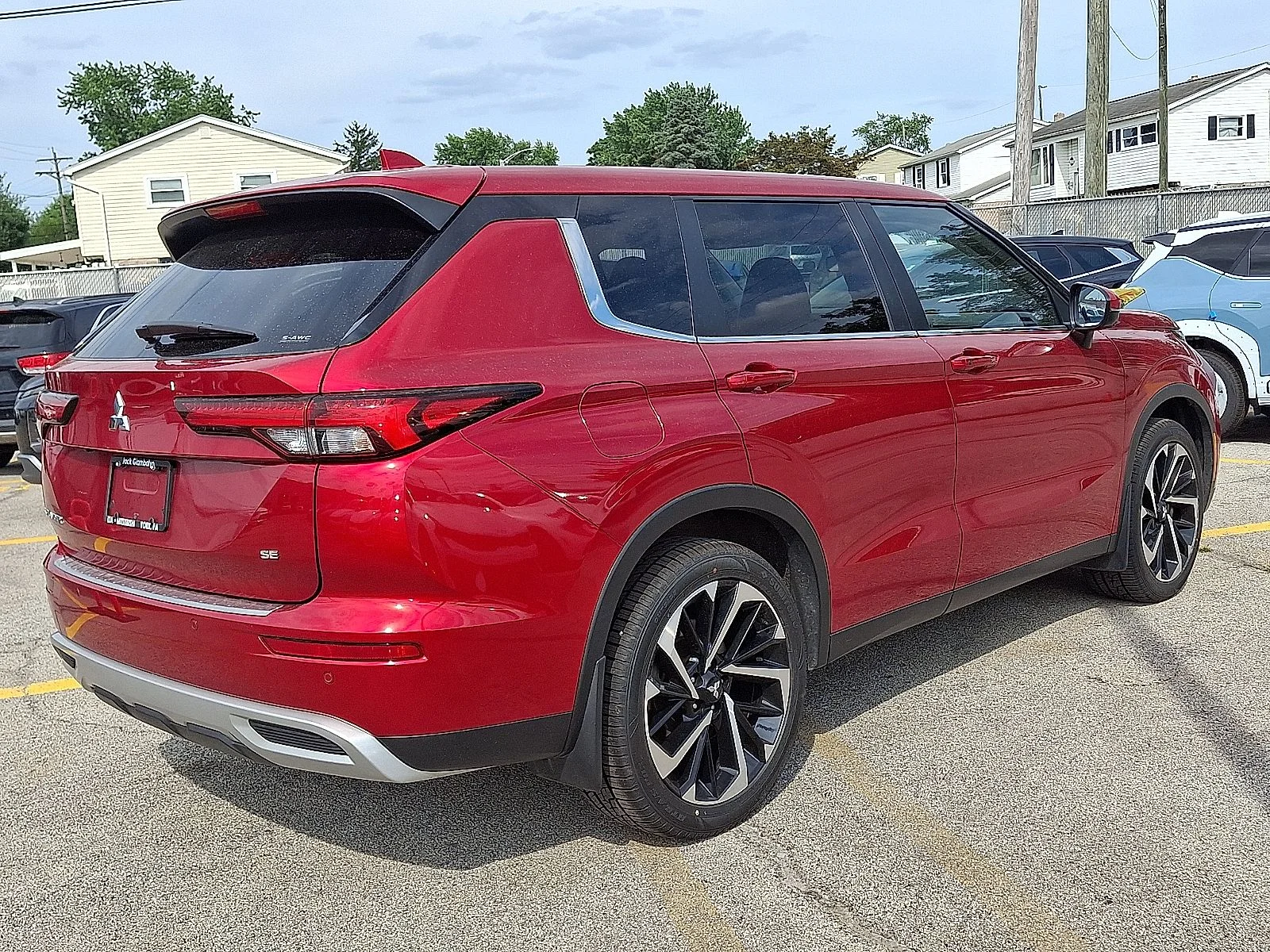 Used 2022  Mitsubishi SE image 7