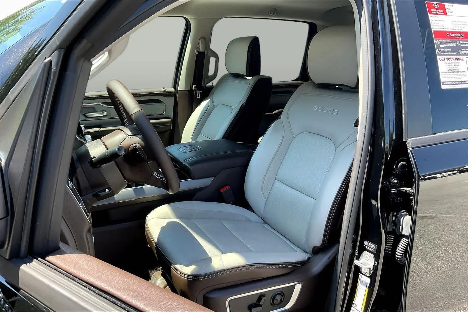 Used 2025 Diamond Black Crystal Pearlcoat Ram Laramie image 15