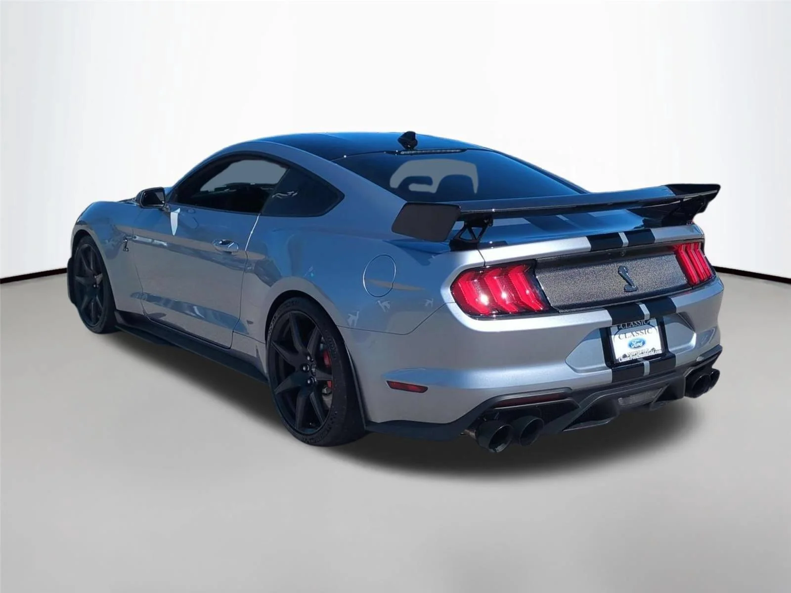 Used 2021 Iconic Silver Metallic Ford Shelby GT500 image 3