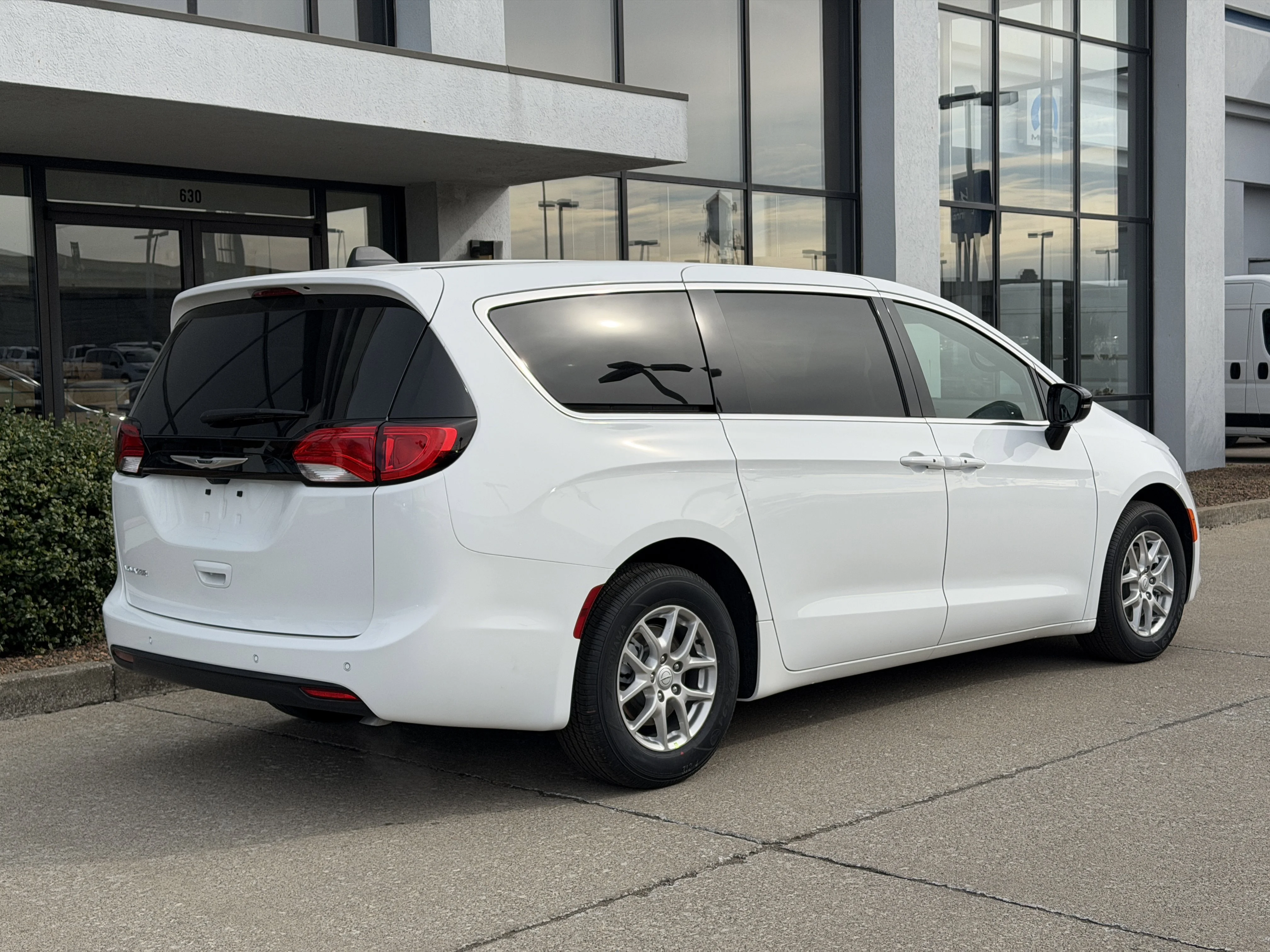 New 2026 Bright White Clear-Coat Exterior Paint Chrysler LX image 4