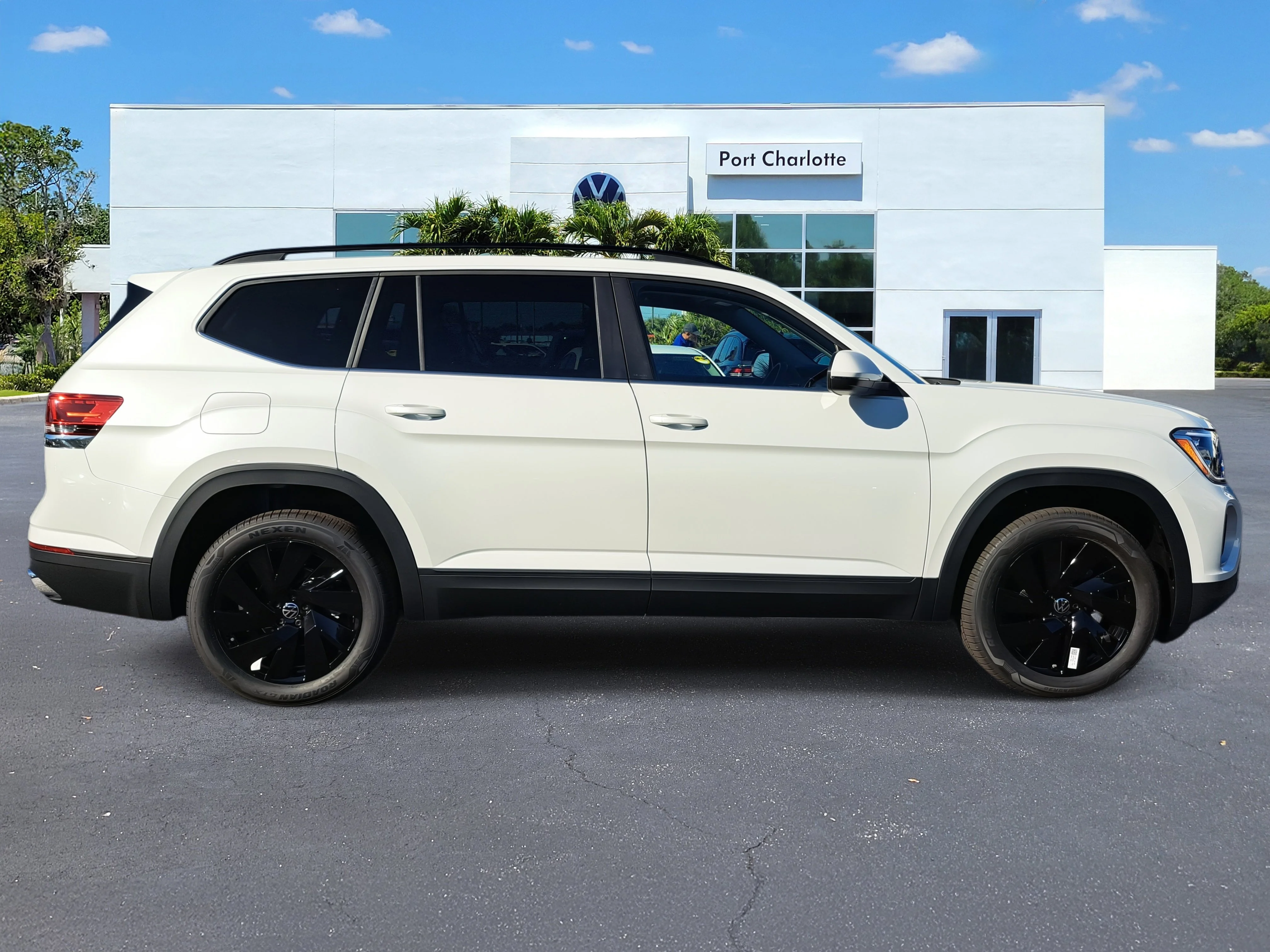 2026 Volkswagen Atlas SE w/Tech - Photo 32