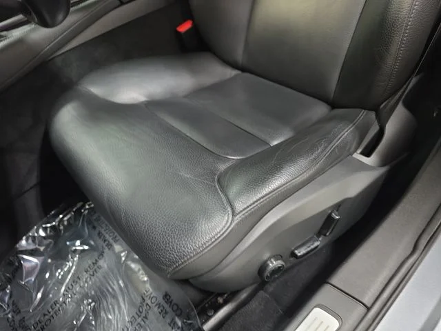 Used 2018 Gray Volvo T5 Momentum image 27