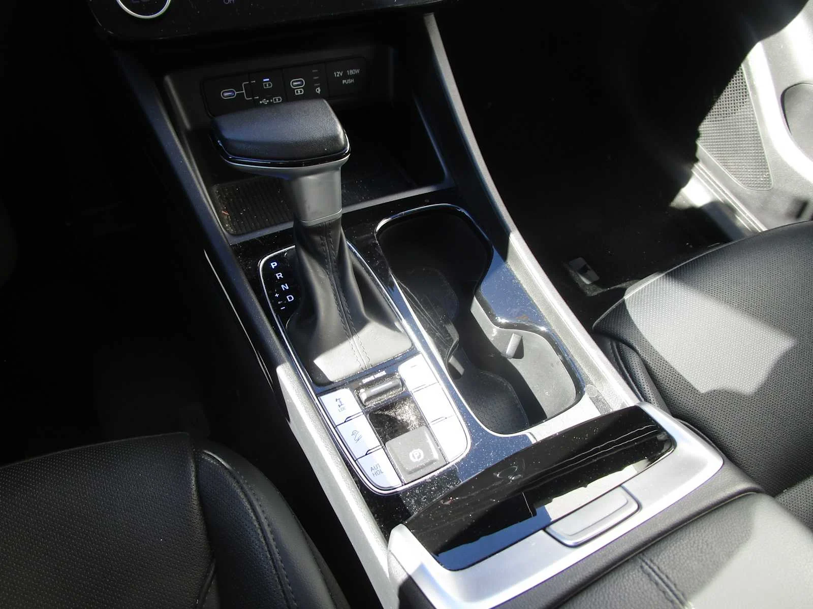 Used 2025 Serenity White Pearl Hyundai SEL Convenience image 21