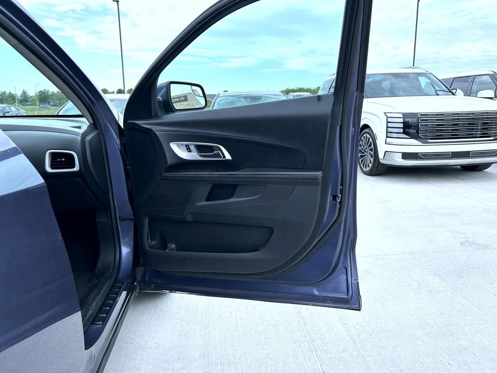 Used 2014 Blue Chevrolet LT image 16